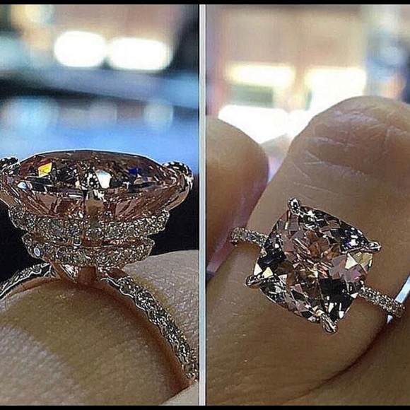 New with tag,  size 7 in box. Note: Looks bigger in pictures. - Picture 1 of 7